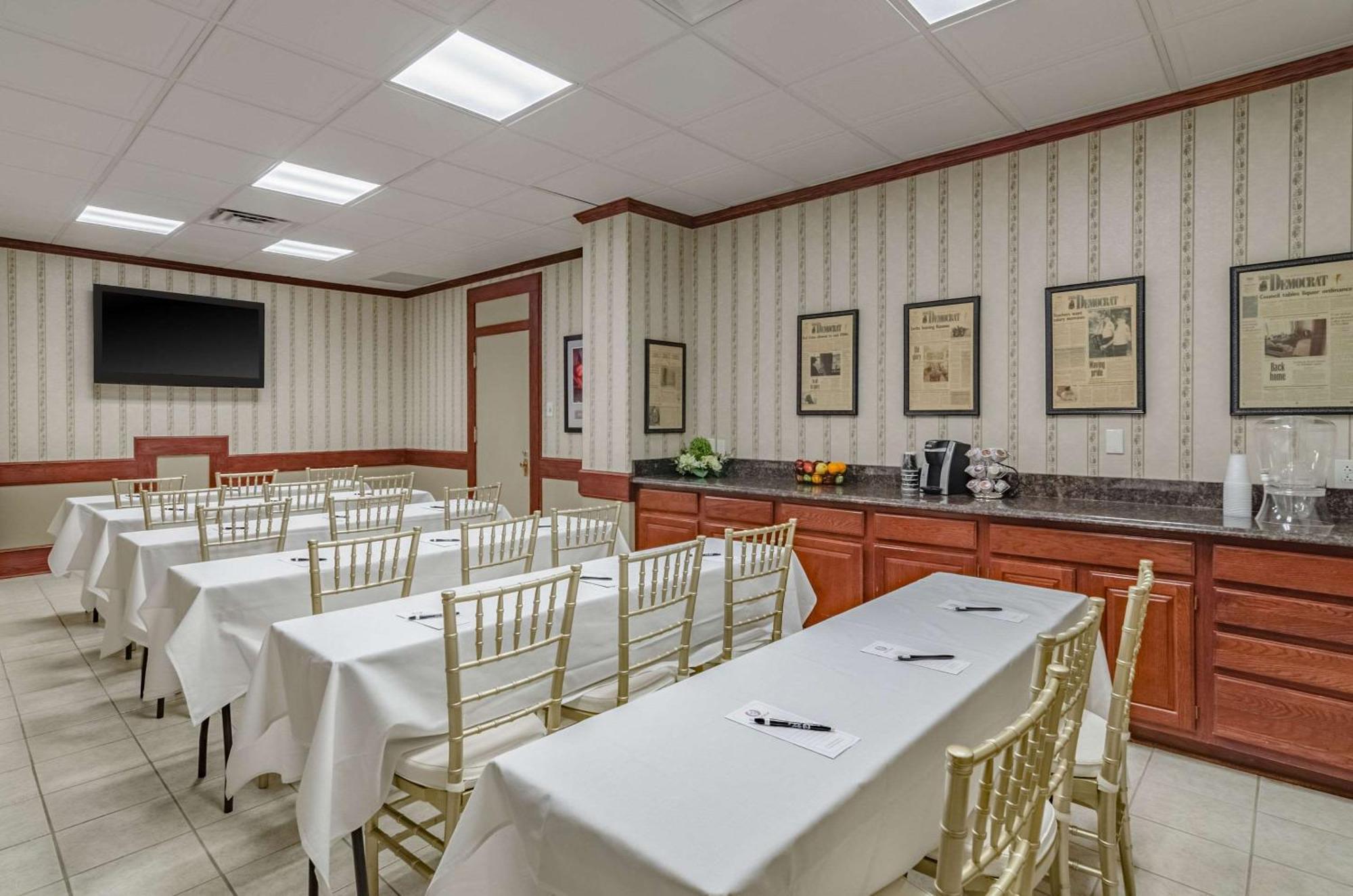 Hotel Bothwell Sedalia Central District, Ascend Hotel Collection Bagian luar foto