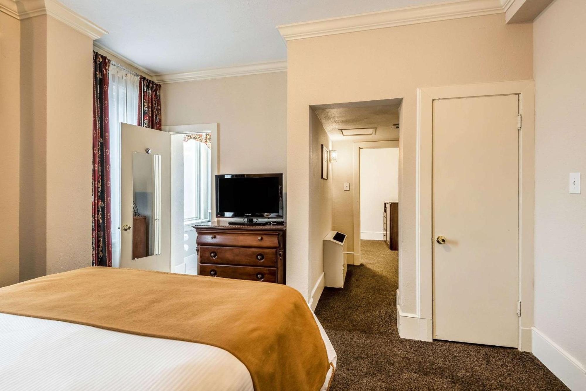 Hotel Bothwell Sedalia Central District, Ascend Hotel Collection Bagian luar foto