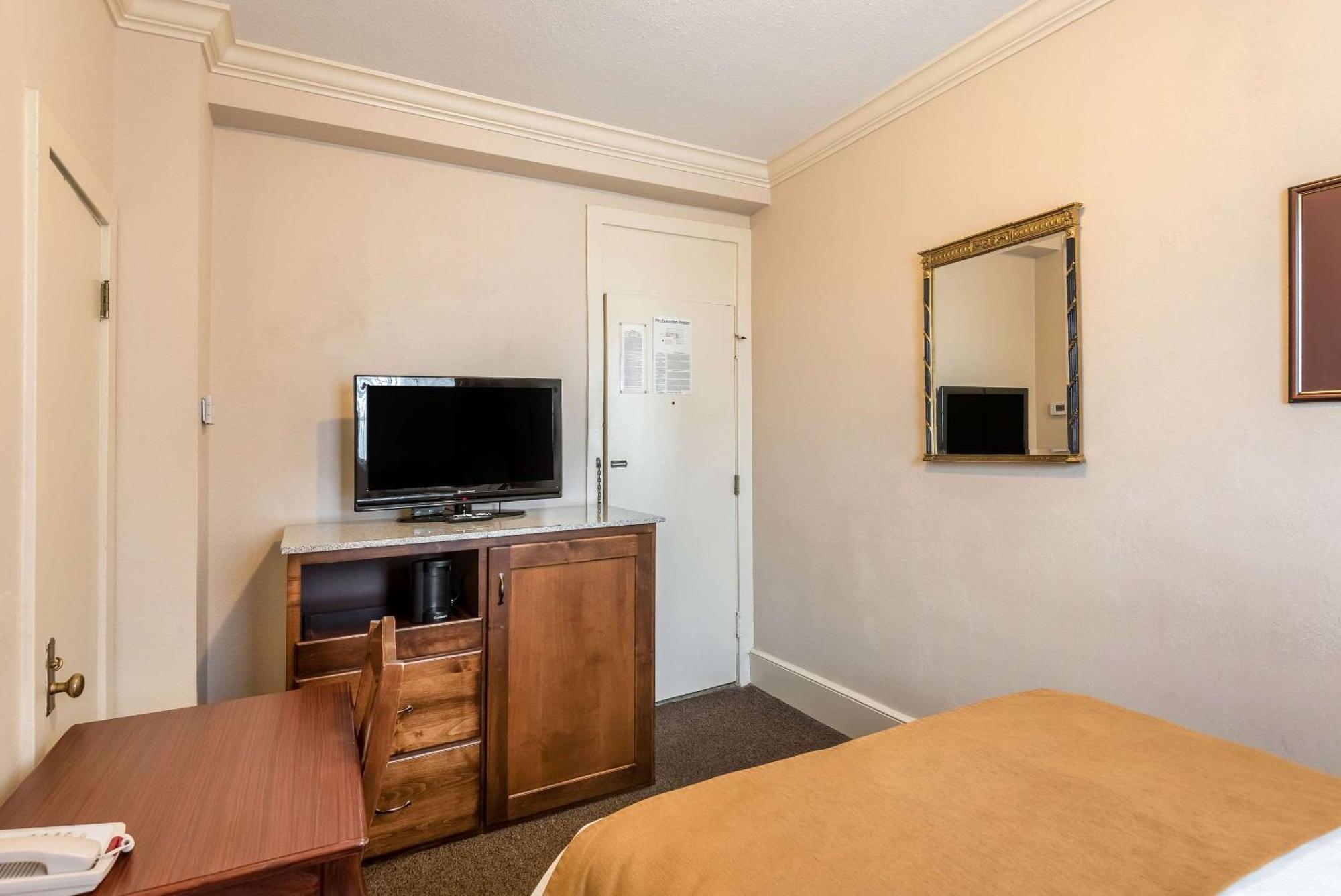Hotel Bothwell Sedalia Central District, Ascend Hotel Collection Bagian luar foto