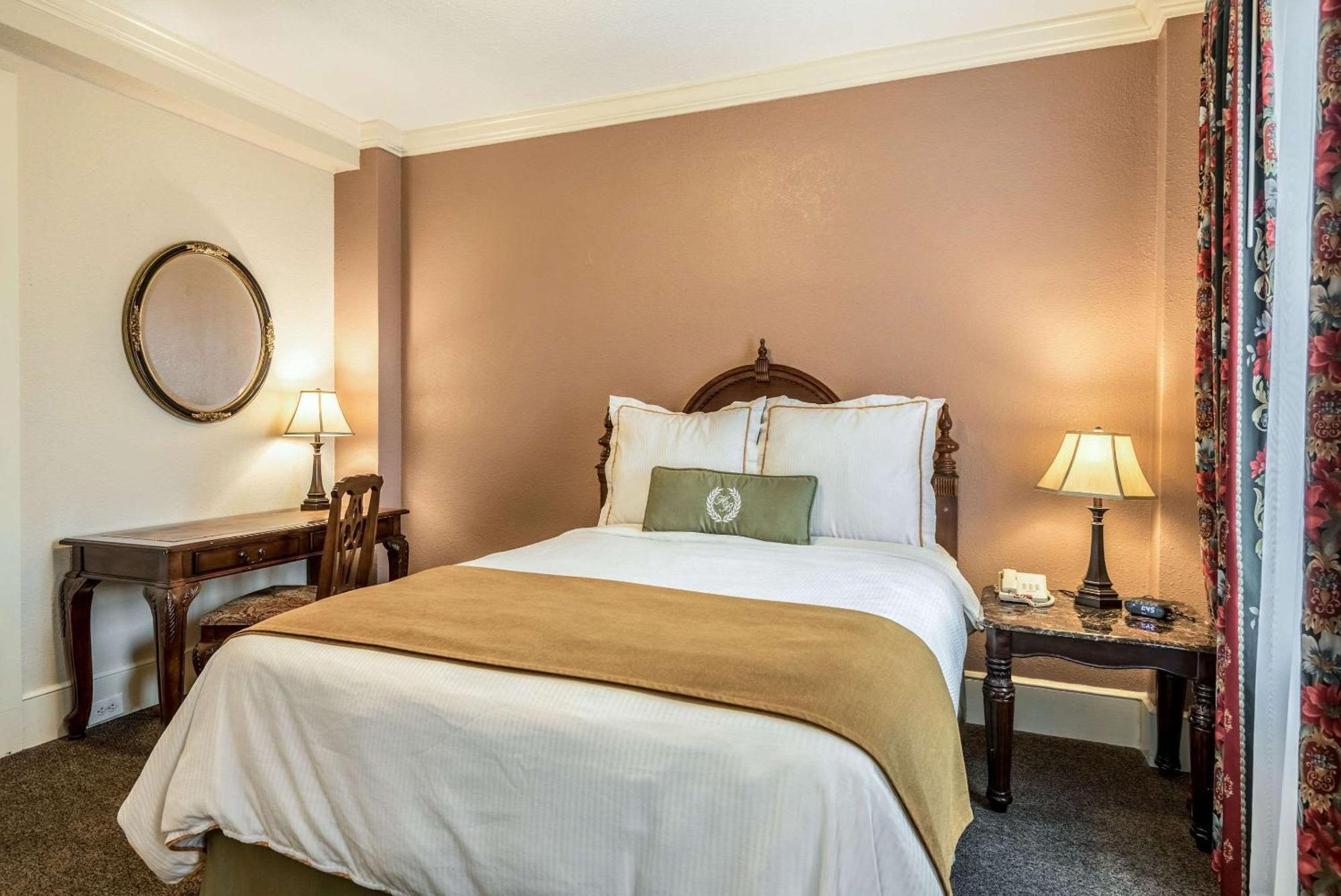Hotel Bothwell Sedalia Central District, Ascend Hotel Collection Bagian luar foto