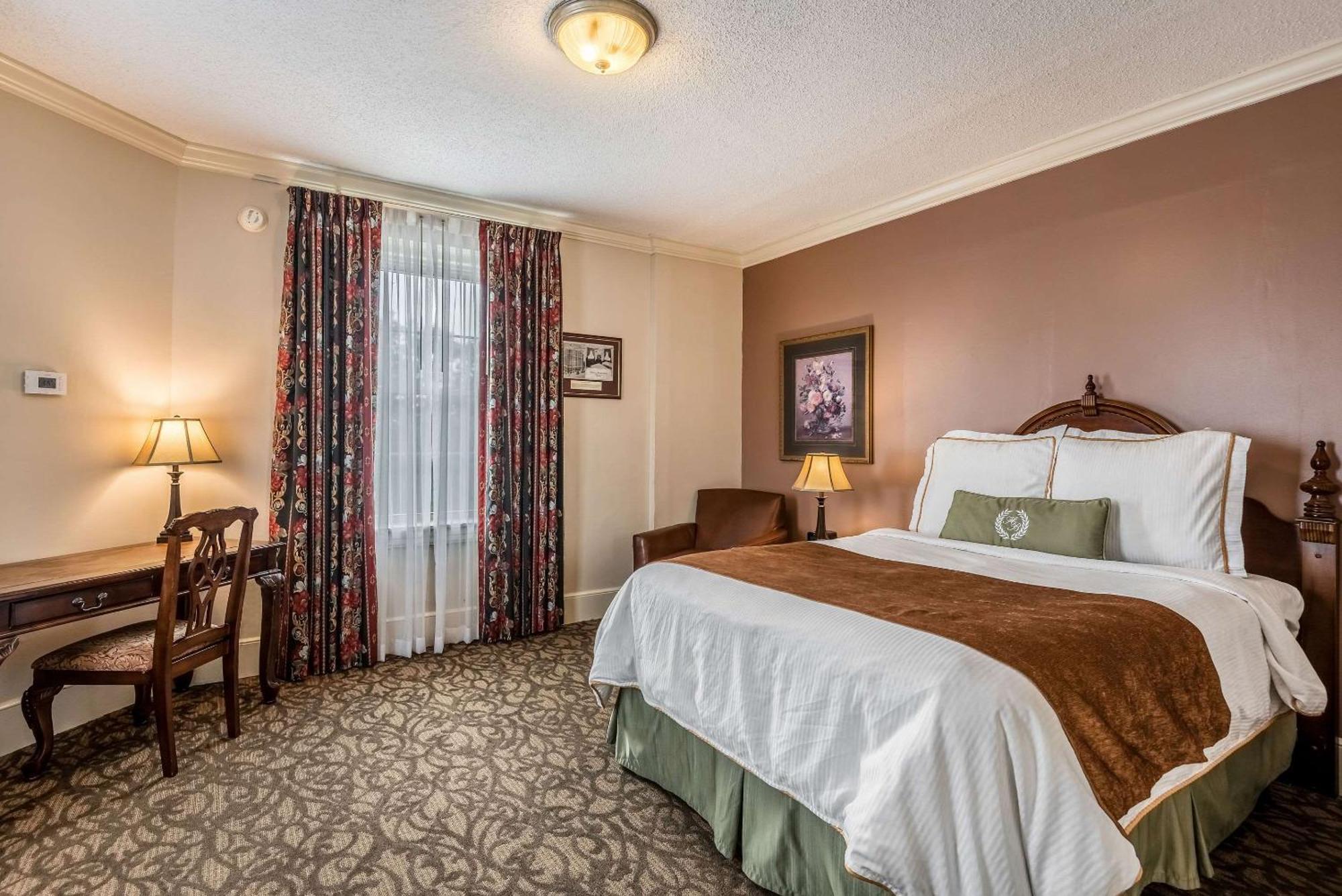 Hotel Bothwell Sedalia Central District, Ascend Hotel Collection Bagian luar foto